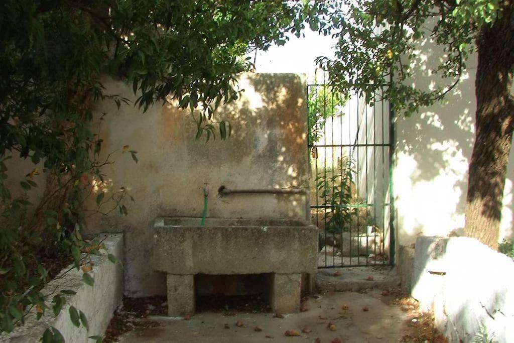 Villa Nel Salento - Ampie Camere E Giardino, Fino A 9 Persone Barbarano del Capo Exterior photo