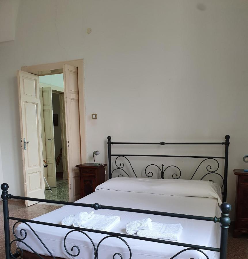 Villa Nel Salento - Ampie Camere E Giardino, Fino A 9 Persone Barbarano del Capo Exterior photo